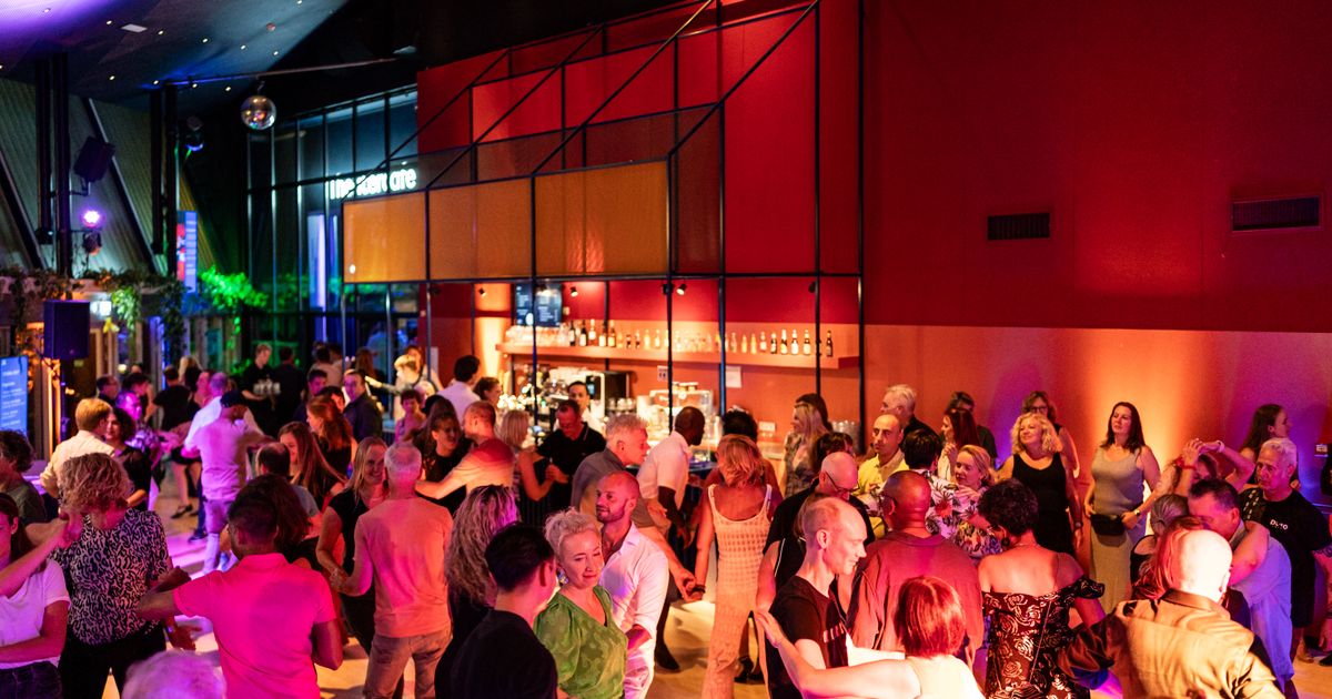Stadsbal Delft — theater DE VESTE & Dansschool Wesseling